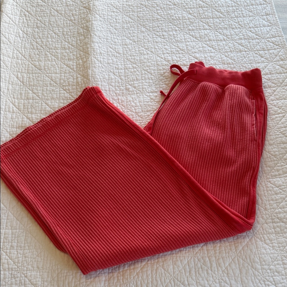 Aerie Red Ribbed Wide-Leg Sweatpants – Size Medium – NWOT (Matching Set)